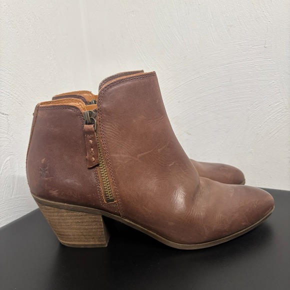 Frye Judith Double Zip Ankle Leather Booties Women's Size 9M Wheat Brown Wetsern - Picture 2 of 11